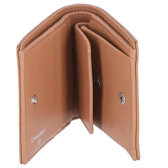 CHANEL Matelasse Bifold Wallet Light Brown Leather - Picture 6 of 6